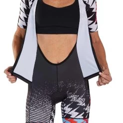 Zoot Suit Women's Ultra Tri Short Sleeve Aerosuit- Ultra 19 -Leisure Swimwear Paradise wultratriracesuitdetail13